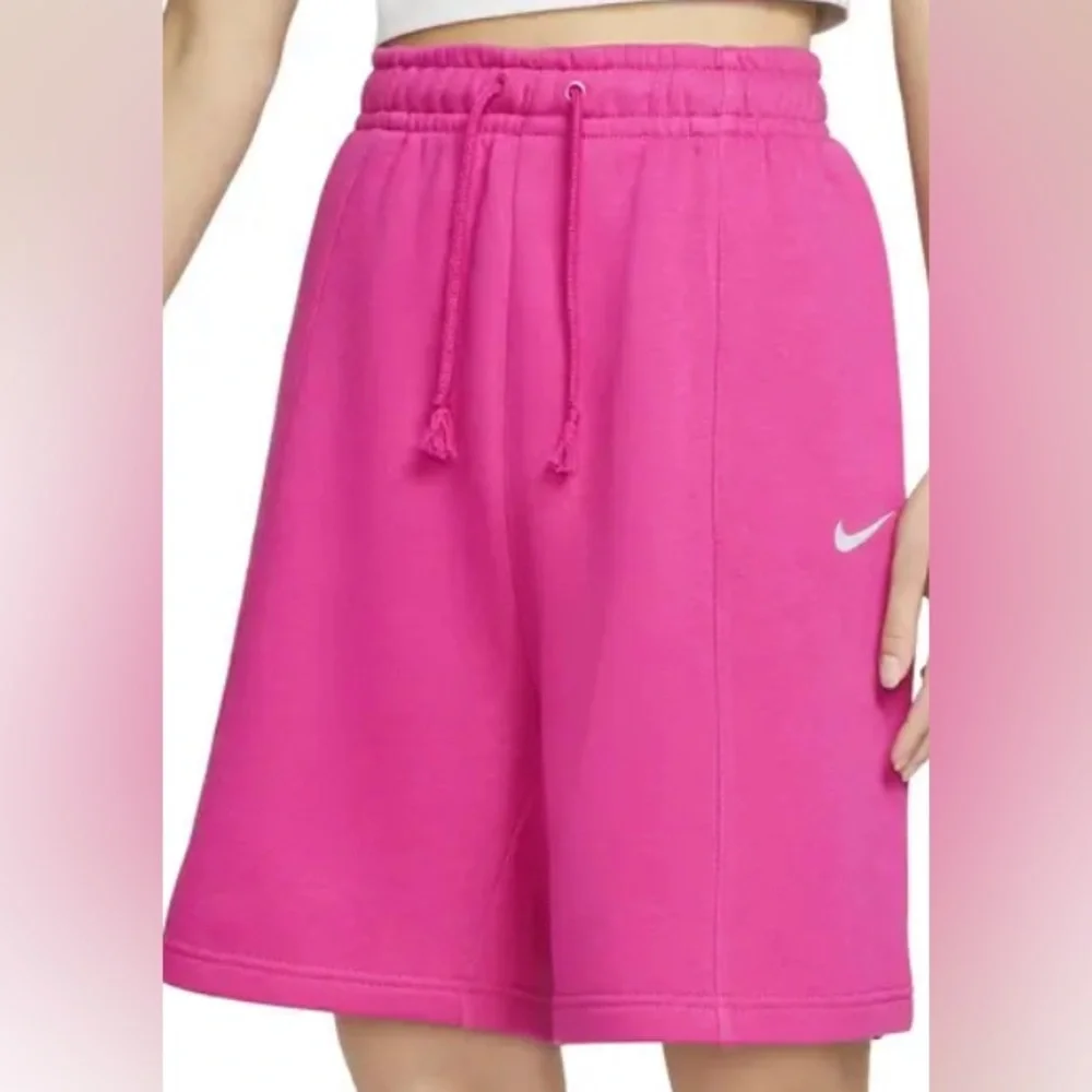 Womens Nike shorts, brand new with tags